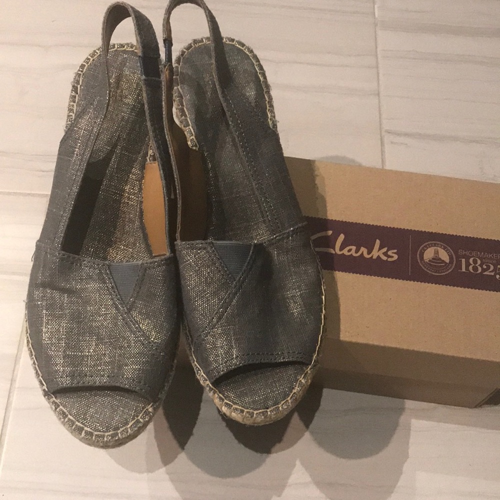 Clarks metallic light blue peep toe Sandal